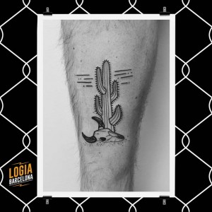 tatuaje_cactus_calavera_pierna_logia_barcelona_merche_domot 